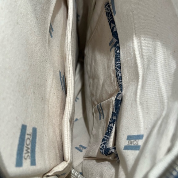 Tom’s Patterned Backpack - Picture 6 of 10